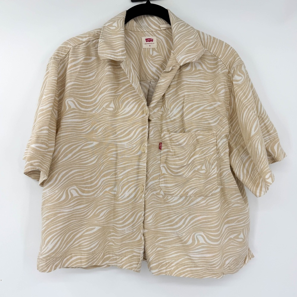 Levis Womens Wavy Print Short Sleeve Button Up Shirt Tan White Small Vacation